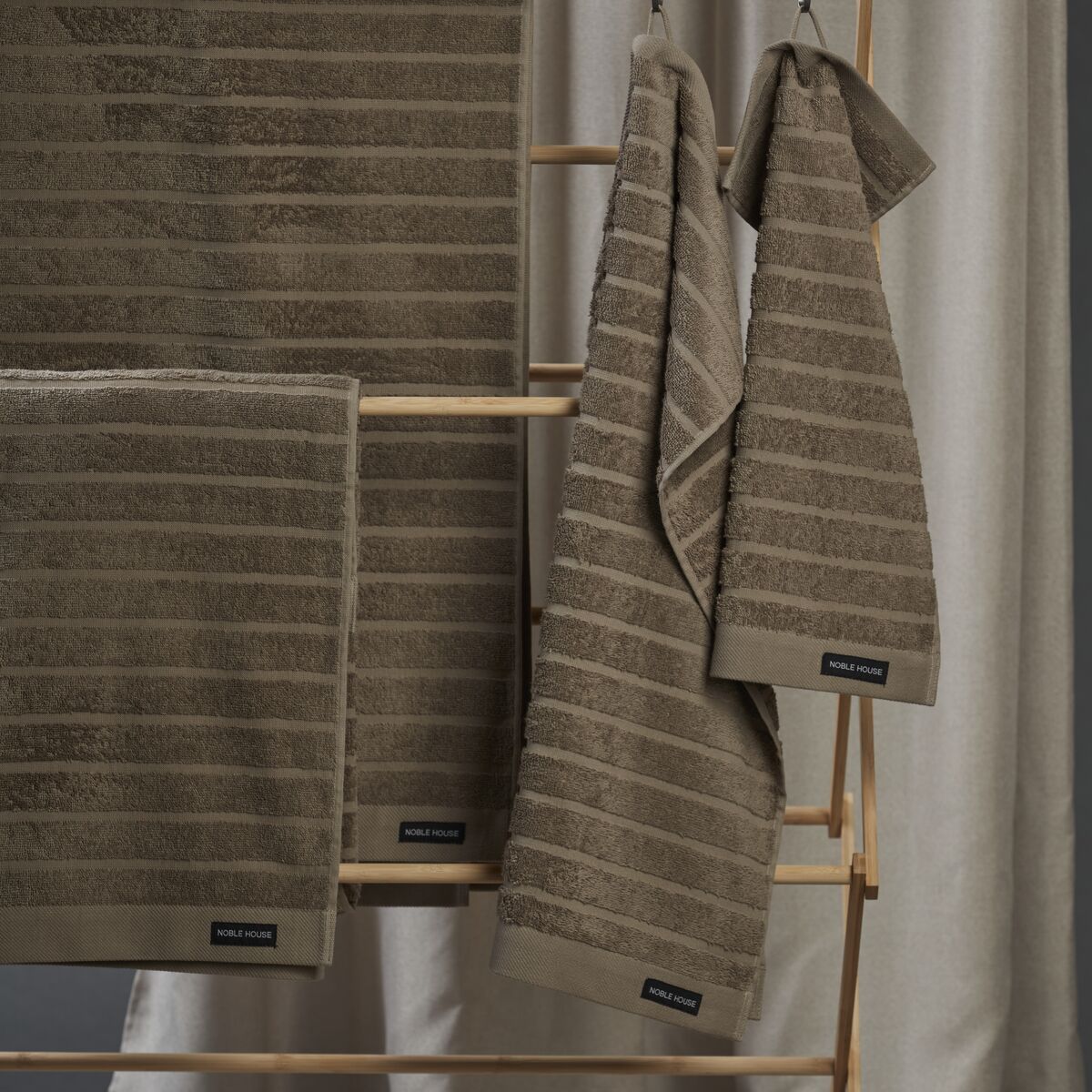 Noble House Novalie käsipyyhe 50x70 cm taupe